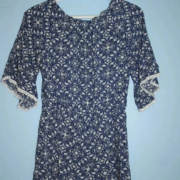 Amy Byer Blue and White Romper Large Flutter Sleeve Elastic Waistline - Picture 13 of 14